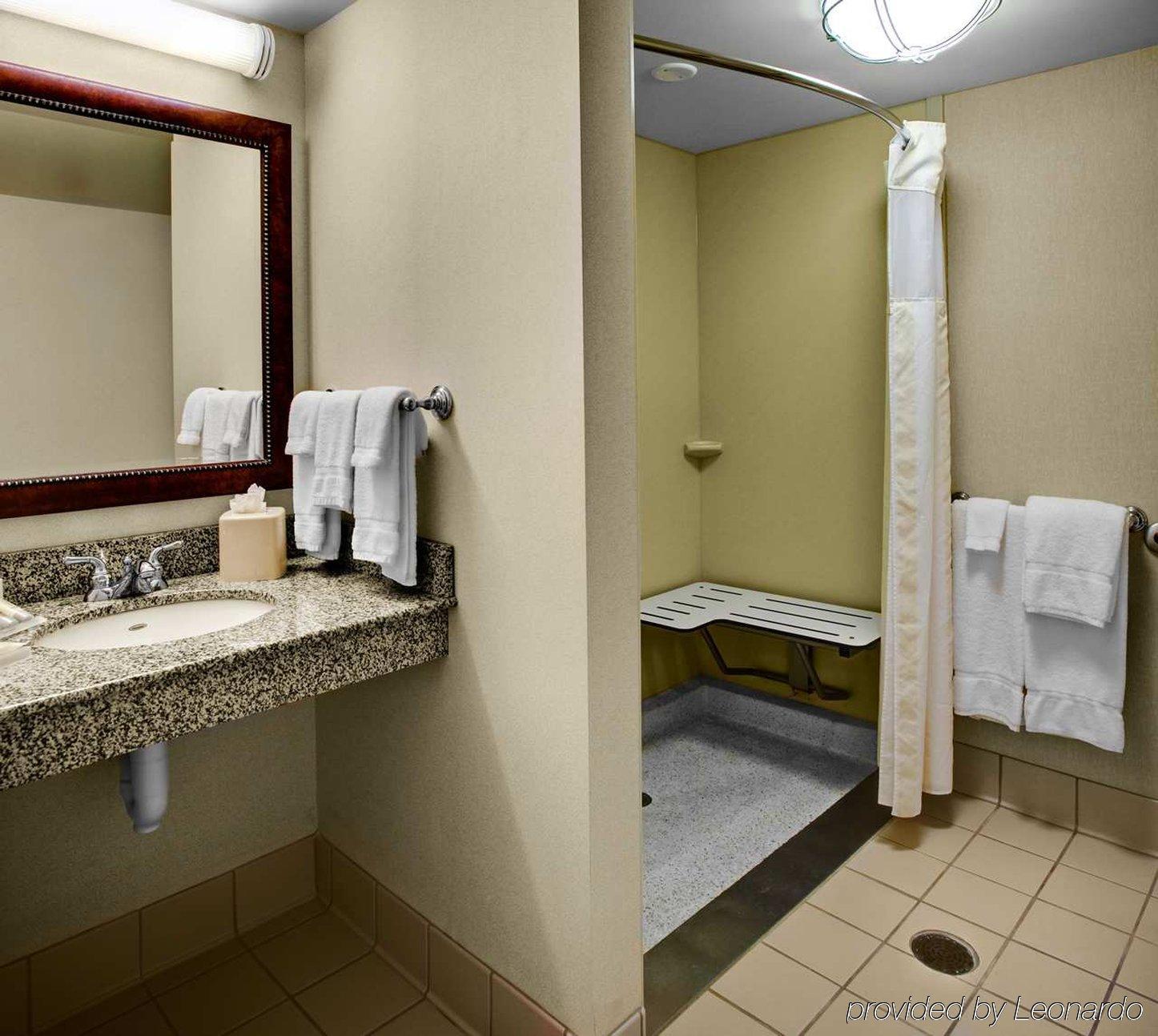 Hilton Garden Inn Akron-Canton Airport North Canton Exteriér fotografie
